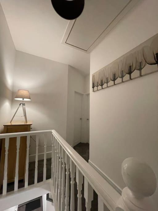 אברדייר Modern, Spacious And Central Location מראה חיצוני תמונה